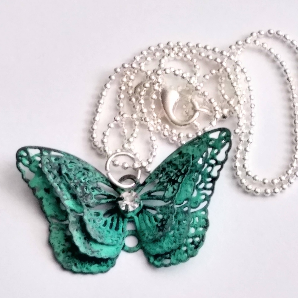 TURQUOISE BUTTERFLY CHARM JEWEL NECKLACE 🦋